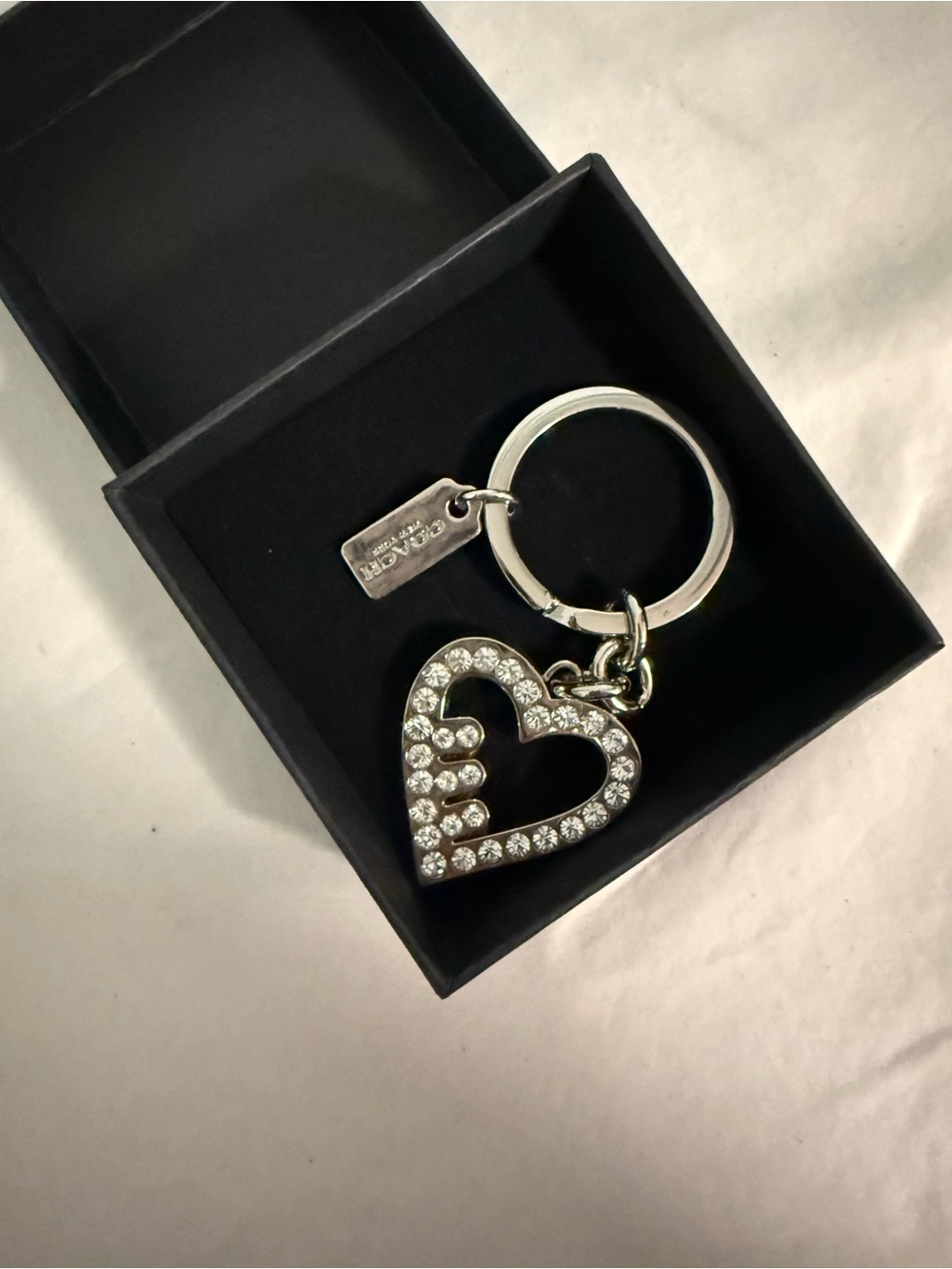 Coach Poppy Pave Crystal Heart Keyring with Coach Hangtag in silver tone 🩶